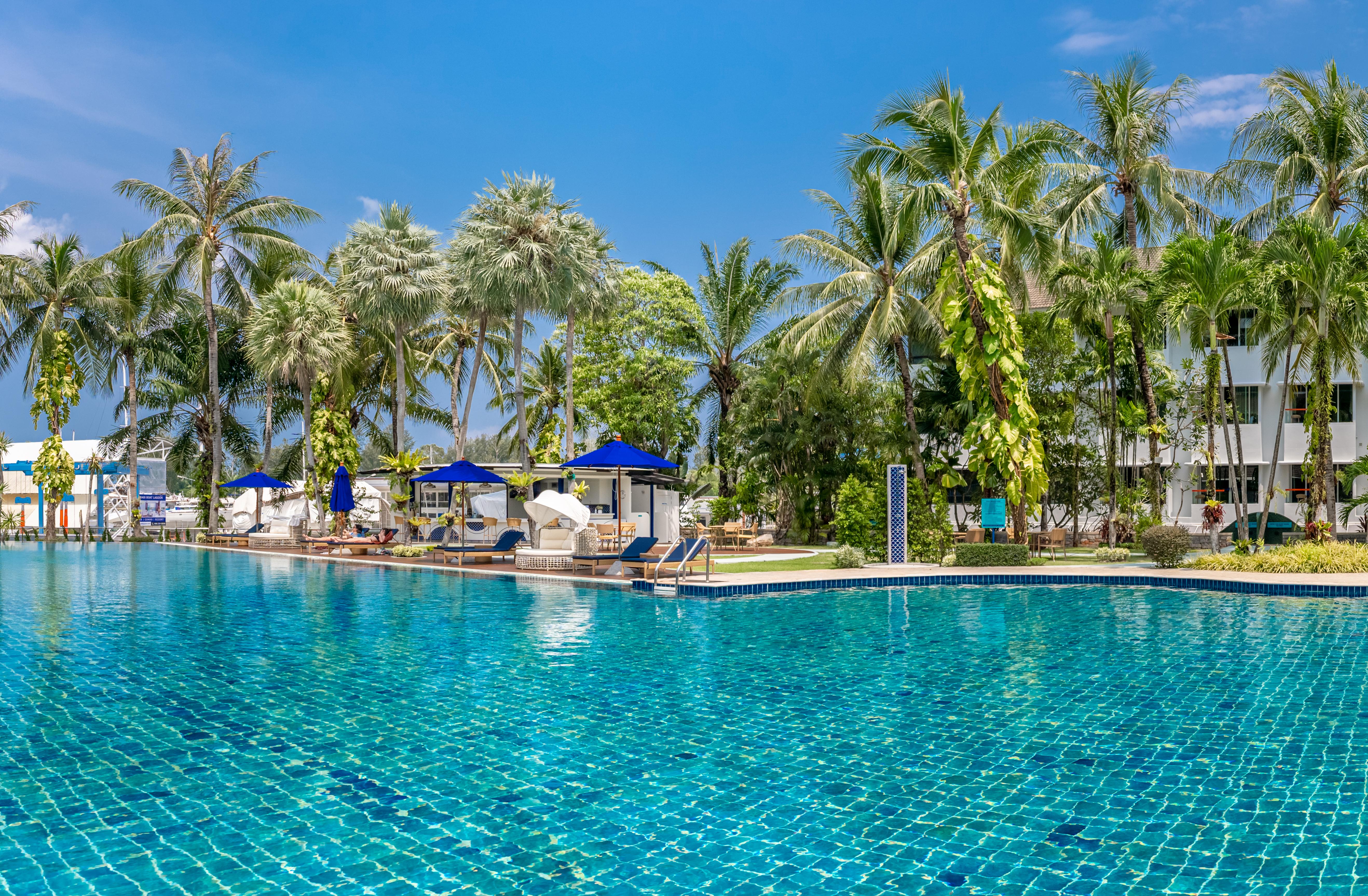 Nh Boat Lagoon Phuket Resort Екстер'єр фото