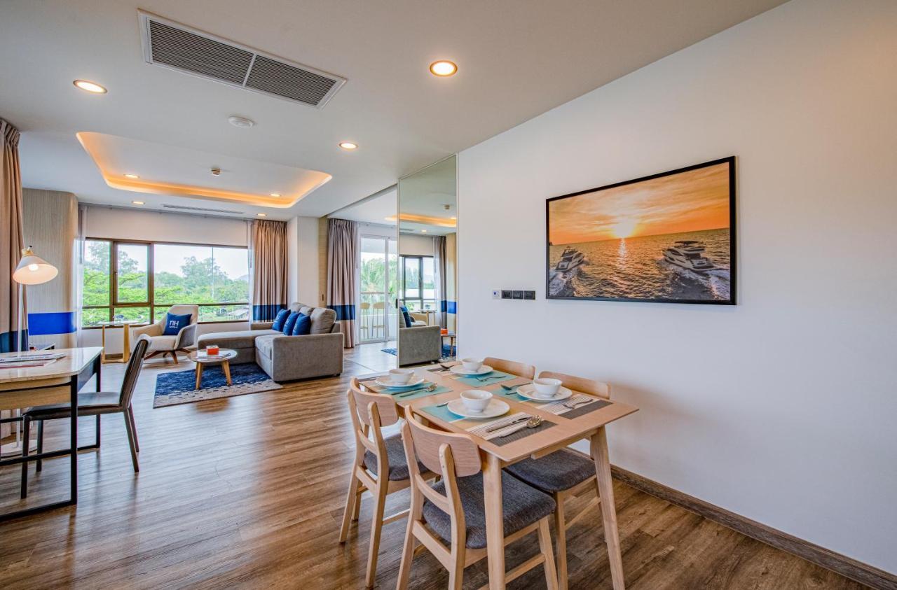 Nh Boat Lagoon Phuket Resort Екстер'єр фото