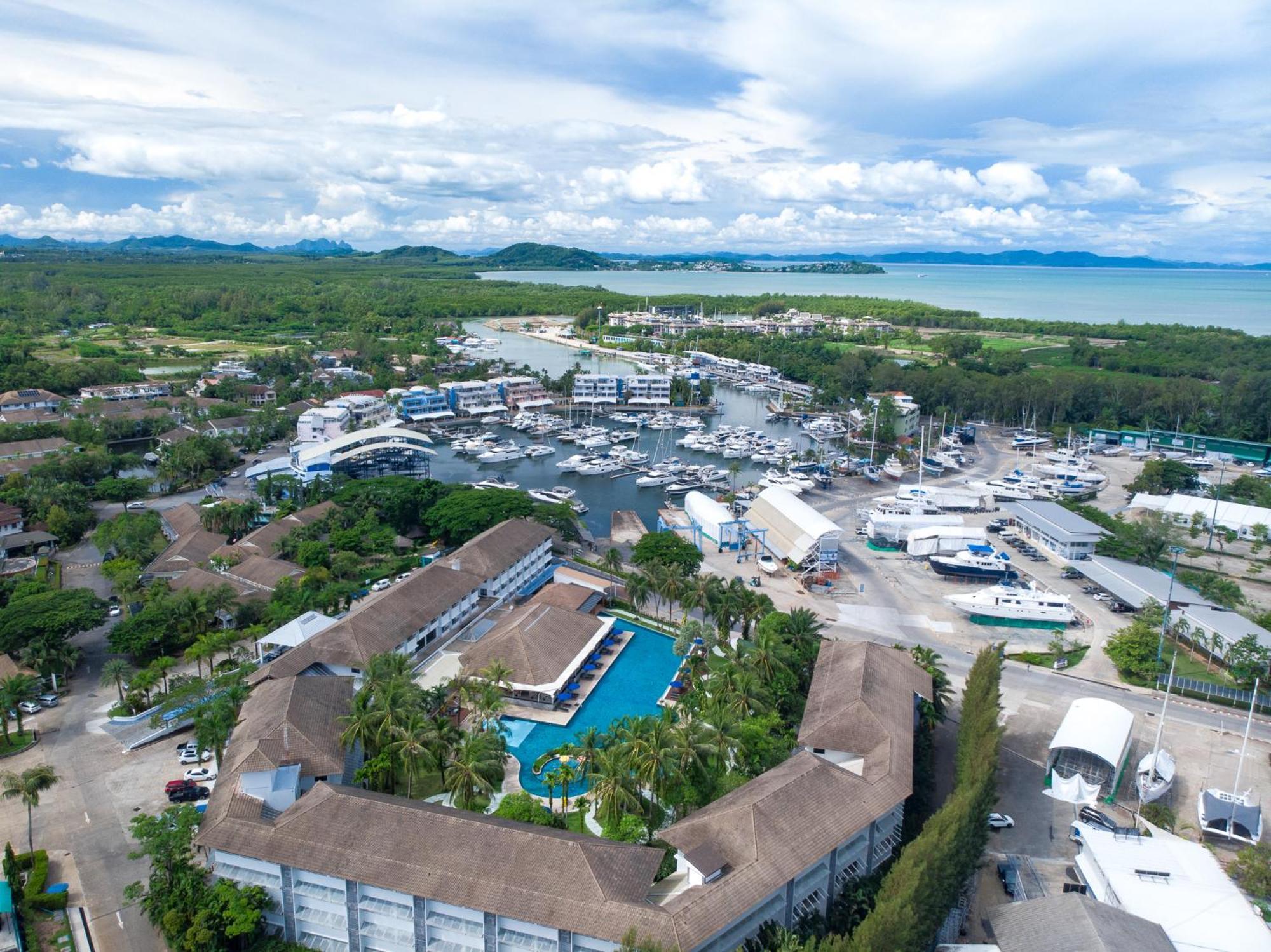 Nh Boat Lagoon Phuket Resort Екстер'єр фото