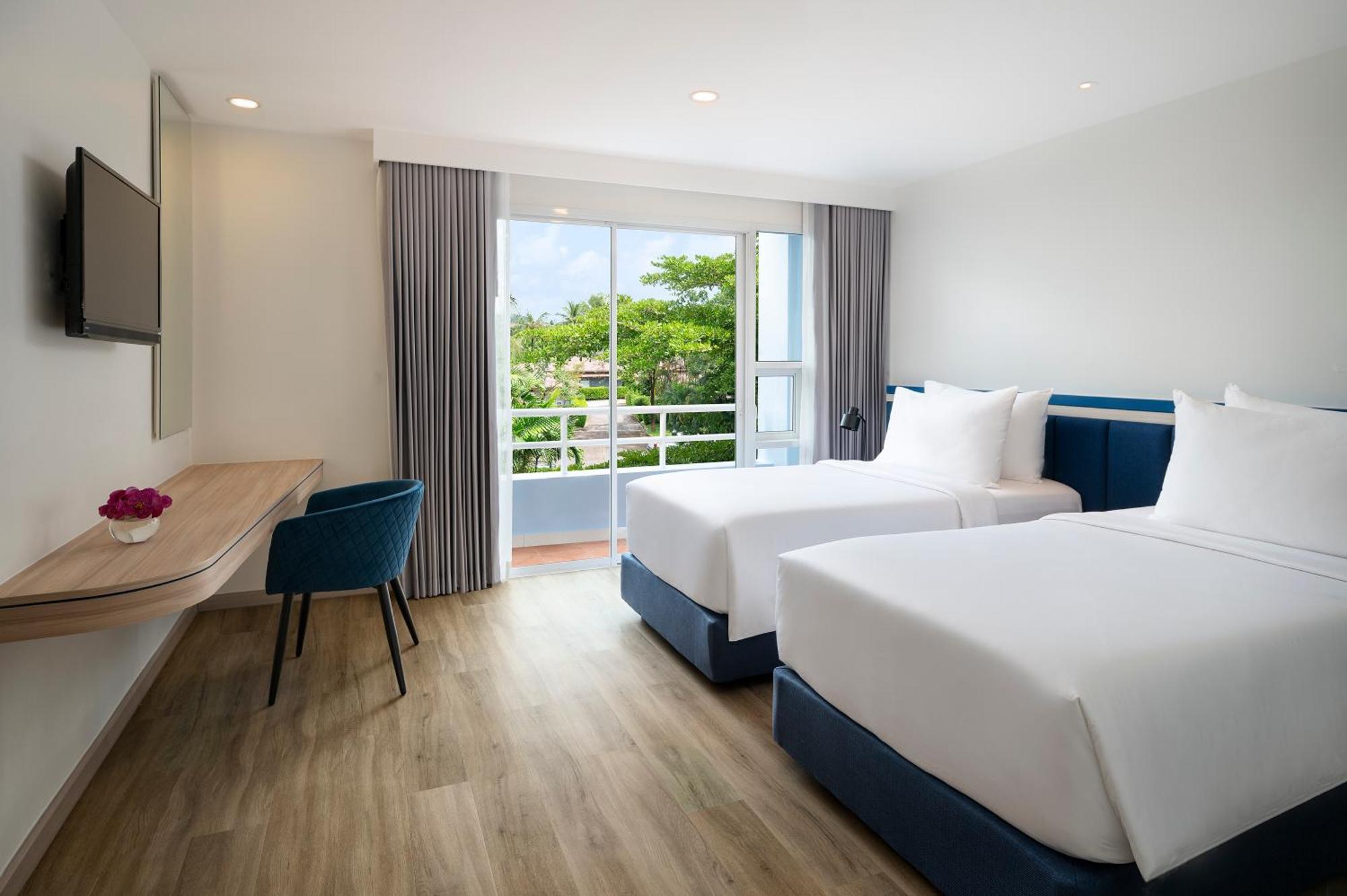 Nh Boat Lagoon Phuket Resort Екстер'єр фото